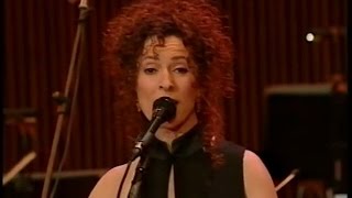 יהודית רביץ עם פילהרמונית באה מאהבה בימאית אלה שחף