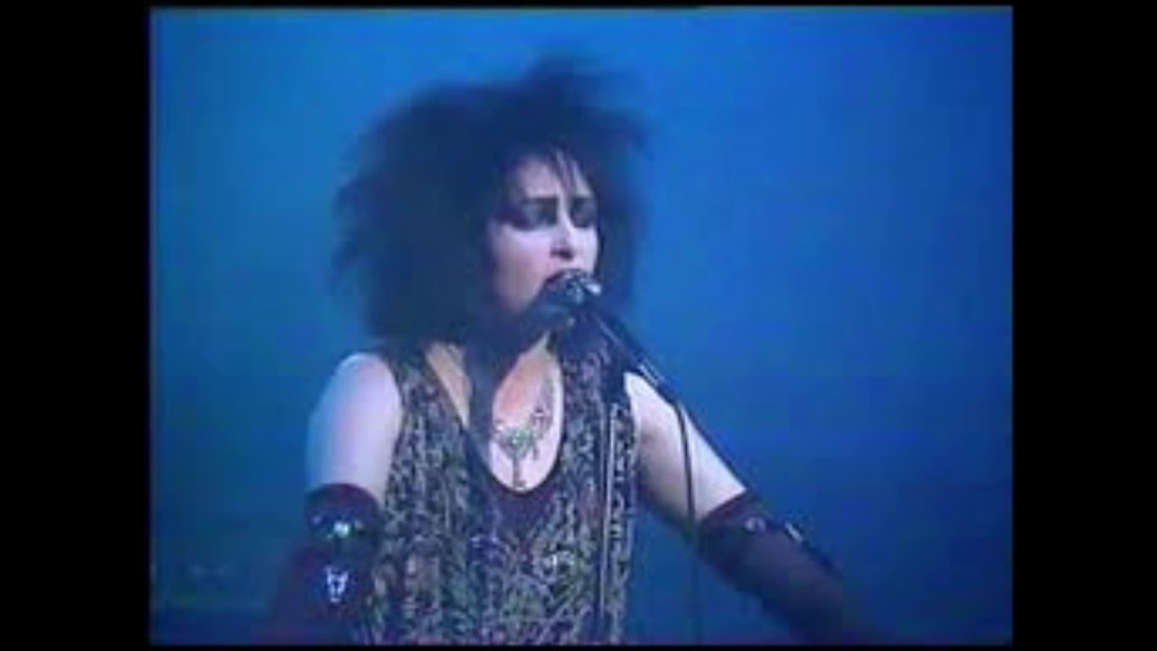 SIOUXSIE AND THE BANSHEES Feat. ROBERT SMITH (スージー・アンド・ザ