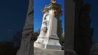 Mozart-Haydn-Beethoven-Denkmal und Goldfischteich