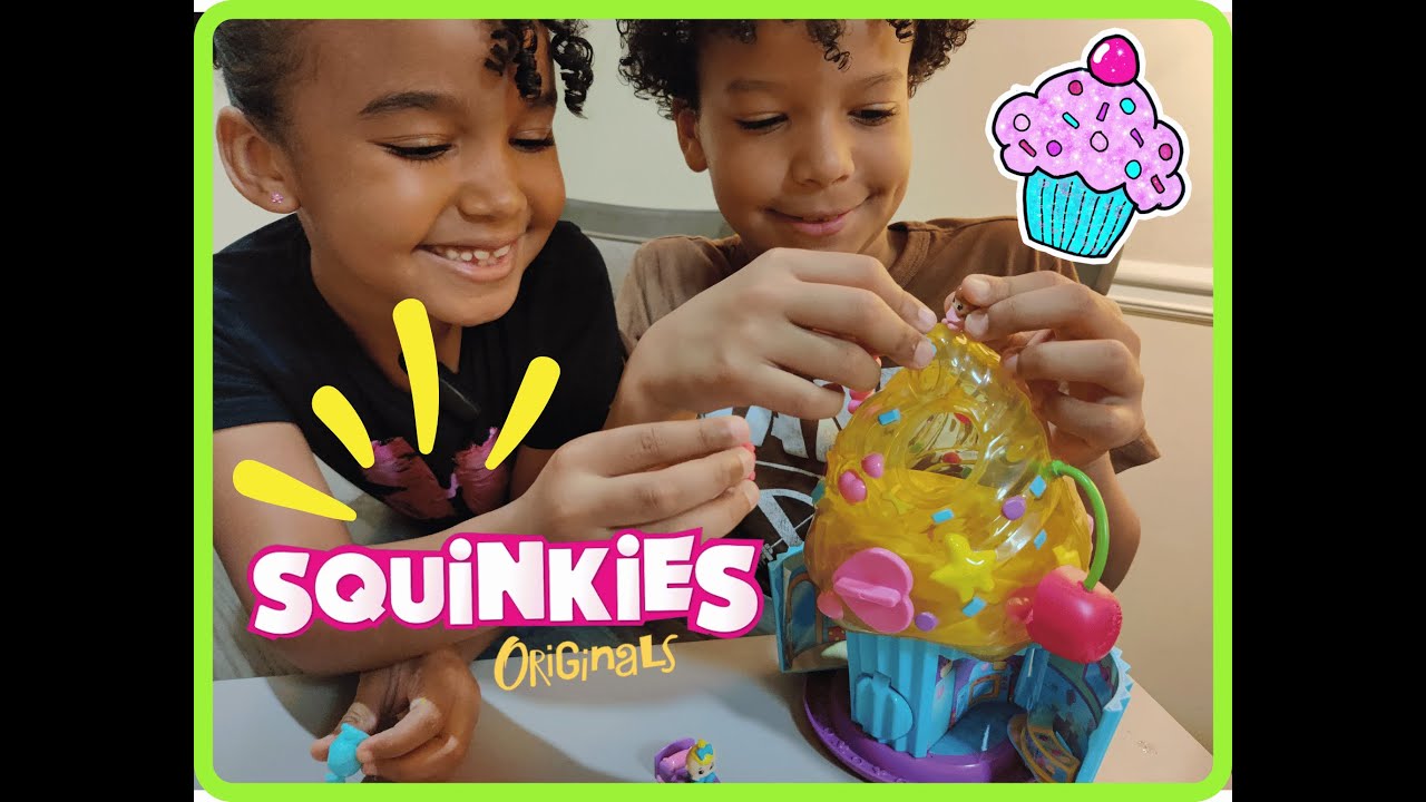 Mickey and Fufu share a SQUINKIES CUPCAKE SURPRIZE!!!!