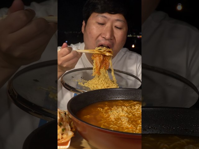 야외에서 먹는 야식 라면! #먹방 #shorts #요리
