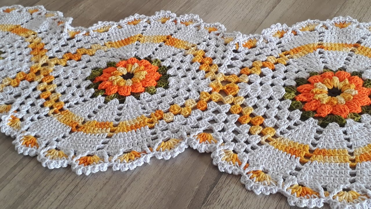 Caminho de mesa ,modelo folha.😍