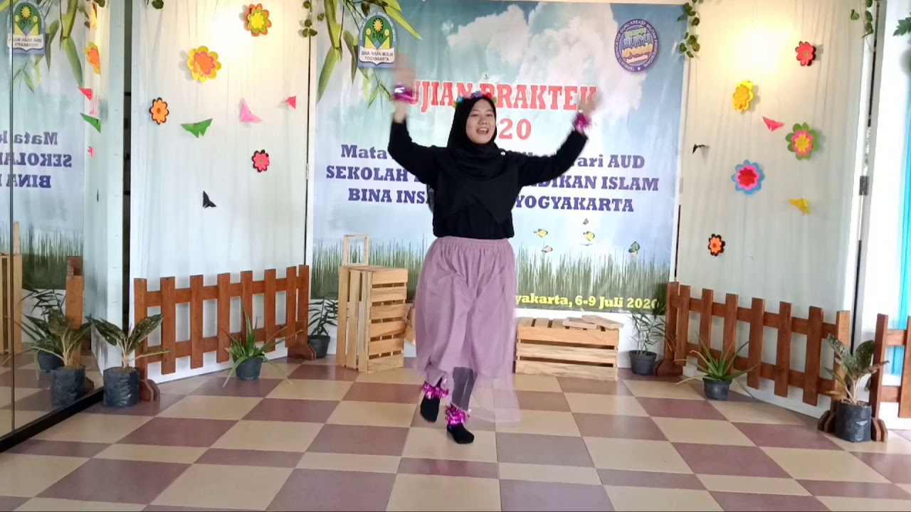 Tari Di Sini Senang Di Sana Senag - YouTube