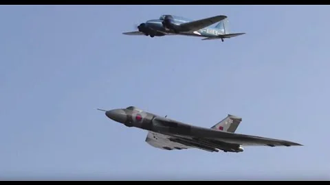 Vulcan XH558's Final Airshow Display - Shuttleworth Uncovered 2015