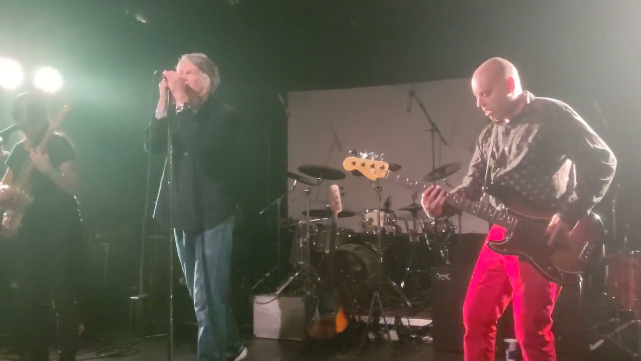 Spairs - No Meaning (Old Fire Station, Bournemouth 07 October 2022)