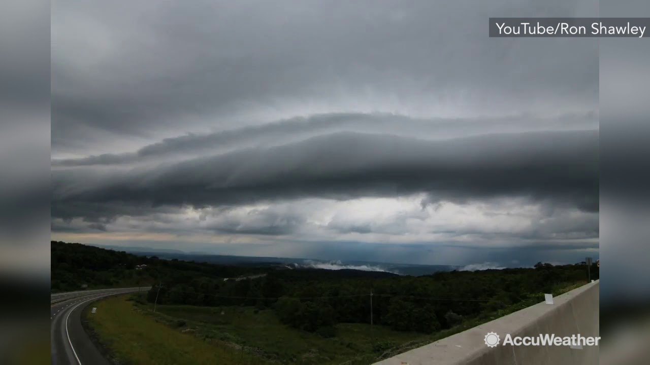 Timelapse shows shelf cloud move through stormy sky - YouTube