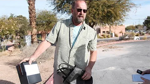 Brother picks up remains of Stephen Paddock from L...