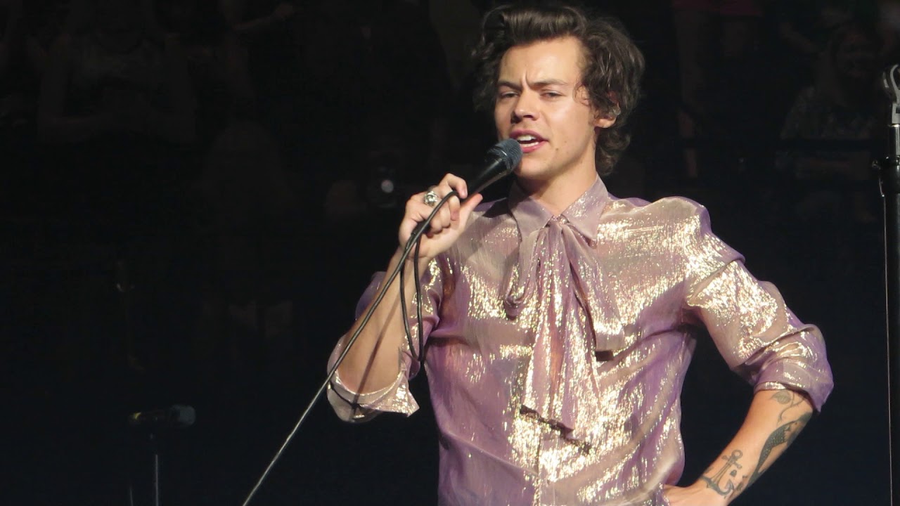 Harry Styles - HANDCUFFS and other fun - St. Paul