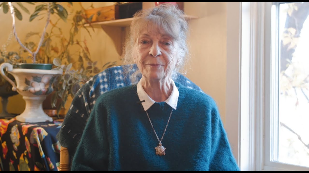 Portraits de bénévoles aînés : Mme Diane Duchesneau - YouTube