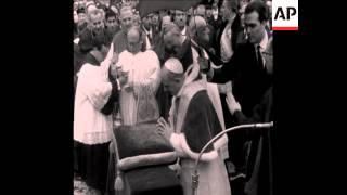 SYND 8 12 67 POPE FIRST OUTING