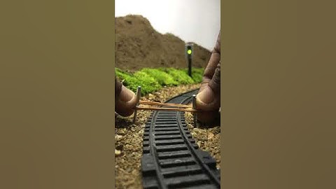 TRAIN HIT THAT  RUBBER BAND ☠️