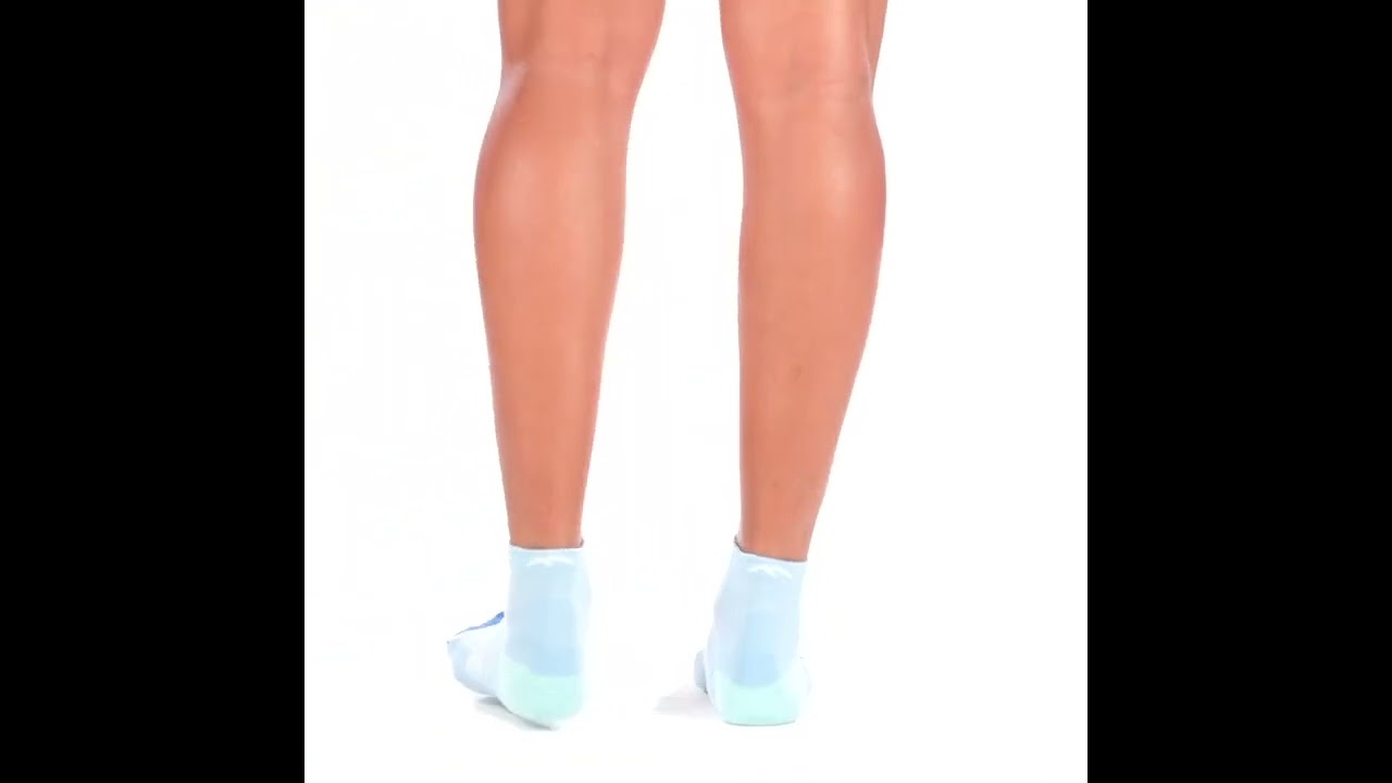Preview of Darn Tough Run Quarter Cushioned Ultra-Lightweight Running Socks - Women's Video