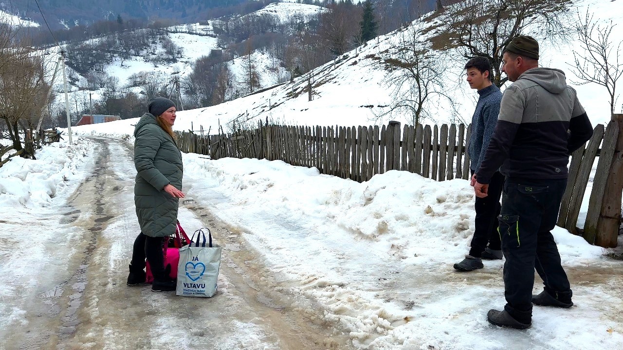 Carpathian rural life — Tatyana's departure, a sad day for the family | traditional cuisine