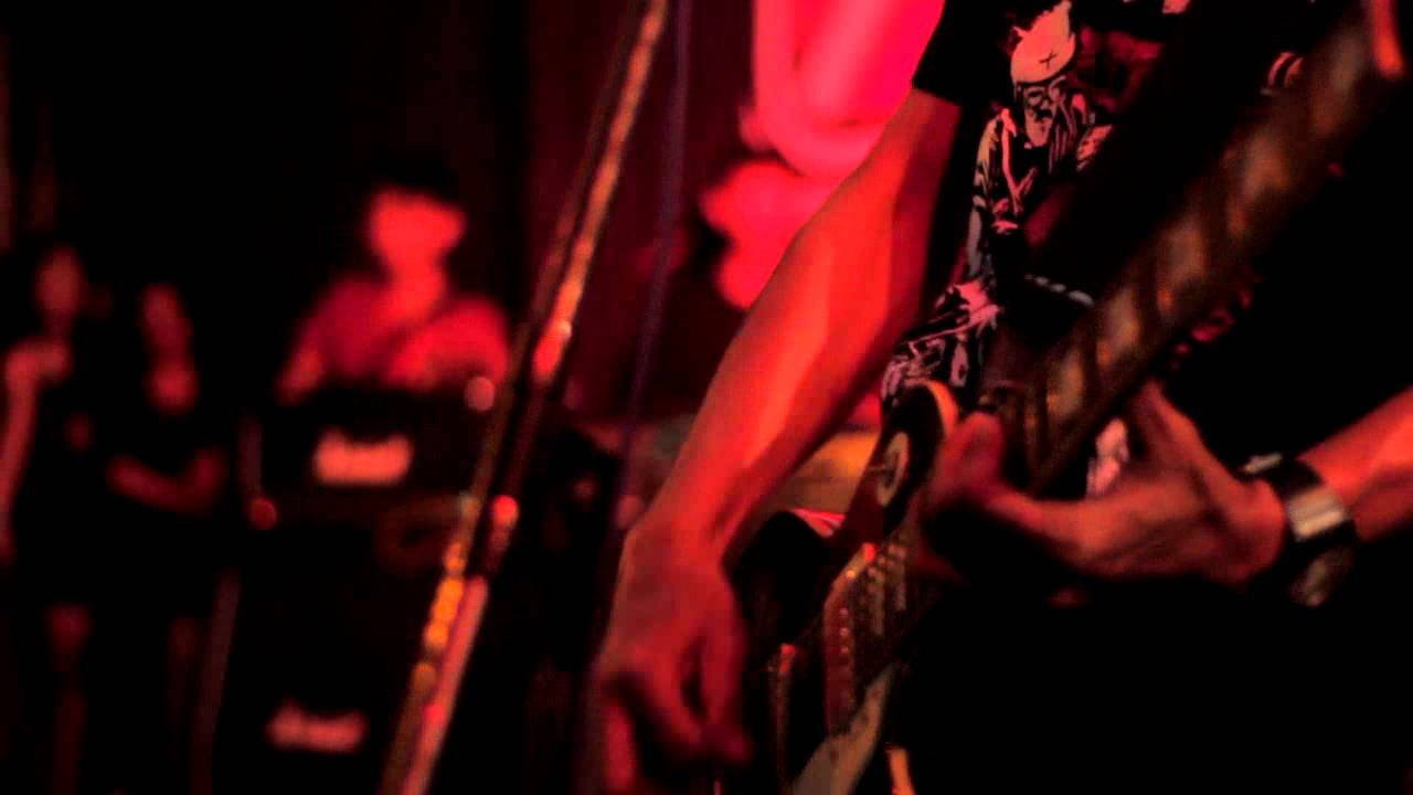 Snickers And The Chicken Fighter -  Inside My Head ( at EXTREME PRICE BLITAR )