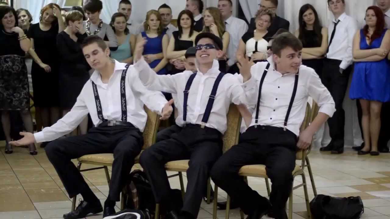 Skecz na studniówce klasy 4b TMR (ZSCKR w Korolówce Osadzie) NOWOŚĆ 2015