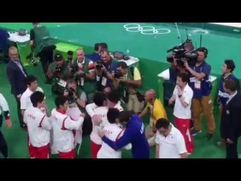 リオ五輪 日本体操男子団体 金メダル獲得の会場での瞬間 Youtube