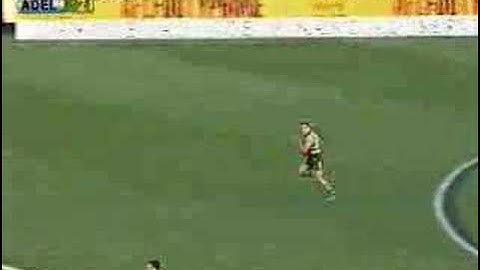 AFL Skills Video - Bouncing and touching down