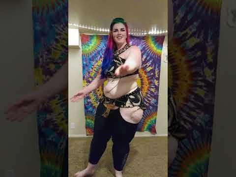 Miriam Radcliffe freestyle belly dancing to stone by alessia cara