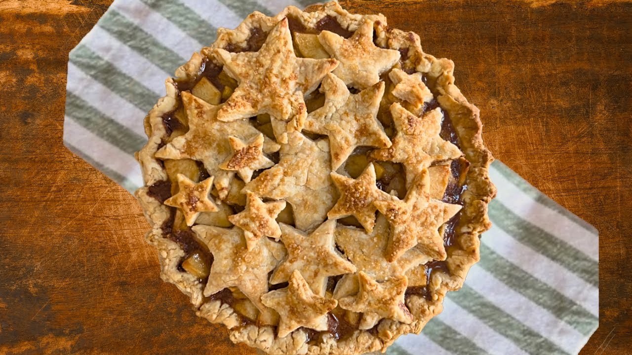 Classic Apple Pie for the 4th of July - YouTube