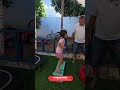 A Elisa é autista e essa atividade ajuda na construção da autonomia dela
