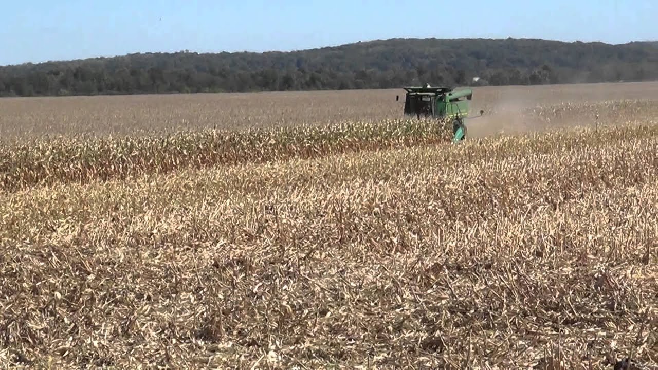 Mound City Auctions, John Deere working the field YouTube
