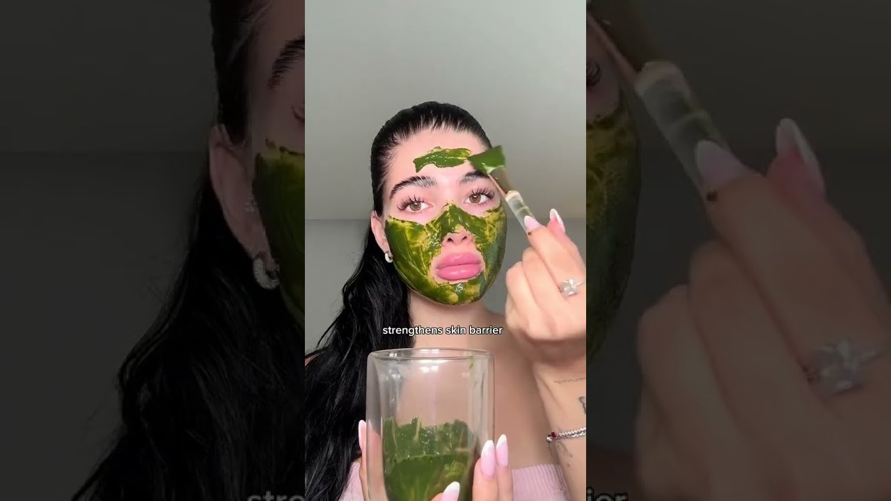 Matcha is not only yummy but has also so many benefits as a mask on your skin 