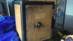 Locksmith Cracks Open An Old Safe And Uncovers Literal Treasure Inside 