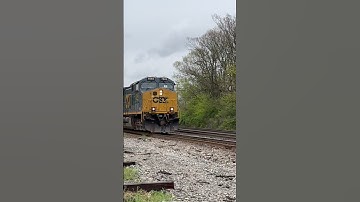 CSX 7045 with a Beautiful NF K5LA and a Horn-Show! #shorts #csx #train #railfaning #k5la #sd70mac