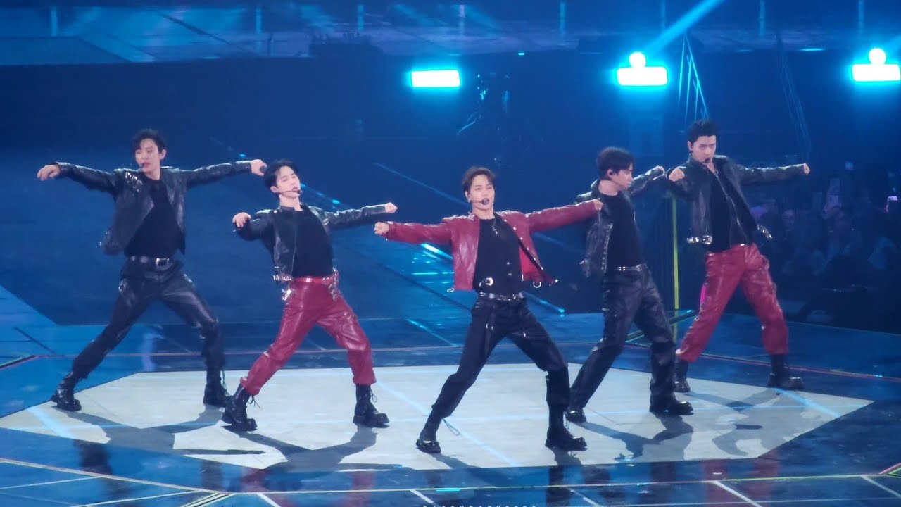 260411 Gravity + Chanyeol SOLO EXO EXhOrizon Day2 - YouTube