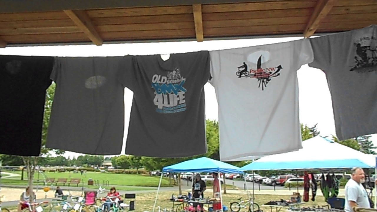 givin a shirt to Jeff Bottema