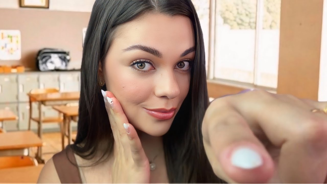 ASMR: a menina que senta atrás de você mexe no seu cabelo na aula 👧🏻🪮