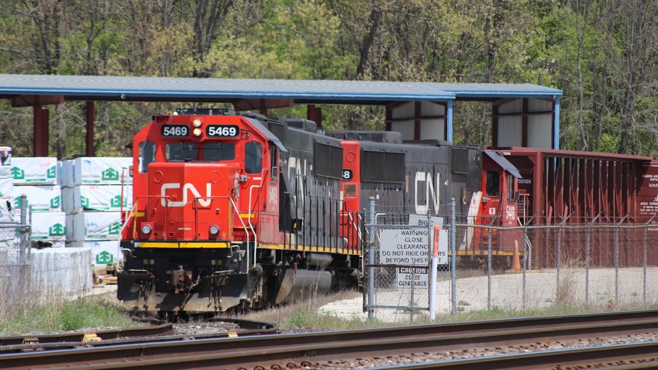 Overnight railfanning on the CN South Bend Sub in Edwardsburg,MI, Granger,IN & Vicksburg,MI!