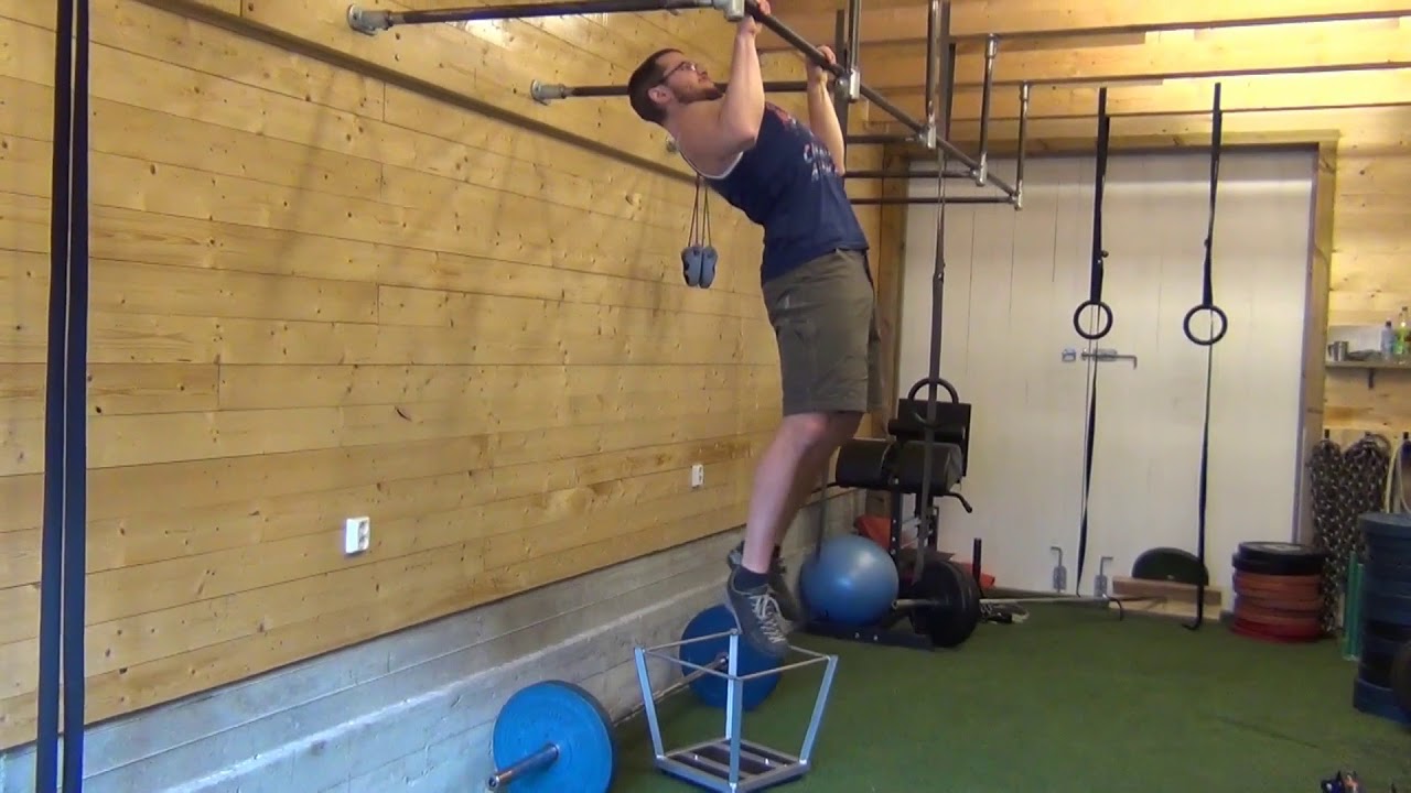 Best Pullup Leg Position (GET MORE REPS!) 