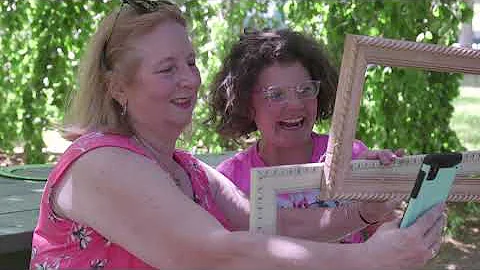 Sandra and Flora