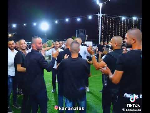 نزرع ورد مايطلع بس الشوك بشوكنه