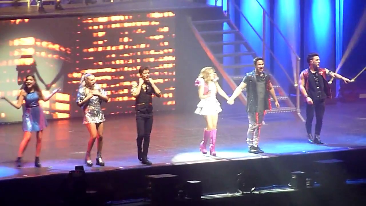 Soy Luna Italian tour - Valiente (grupal) - Bologna 9 febbraio 2018