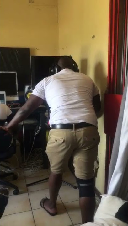 Tate Buti in studio 😂😂😂 Physical Science 🔥🔥