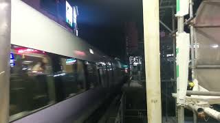 e351系スーパーあずさ33号 新宿駅発車