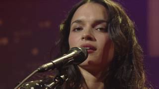 Norah Jones - &quot;Little Room&quot; [Live from Austin, TX]