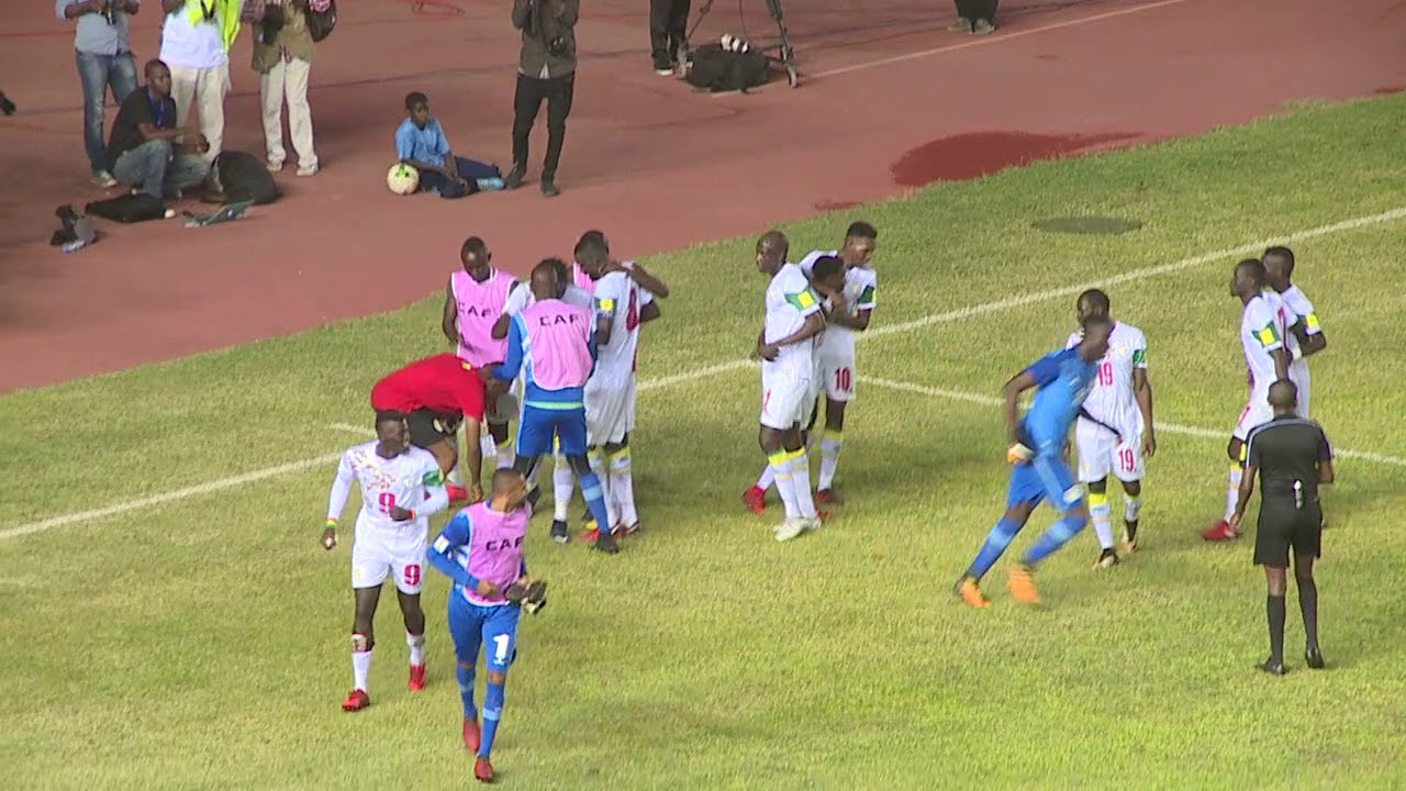 L'extraodinaire but de Kara Mbodj