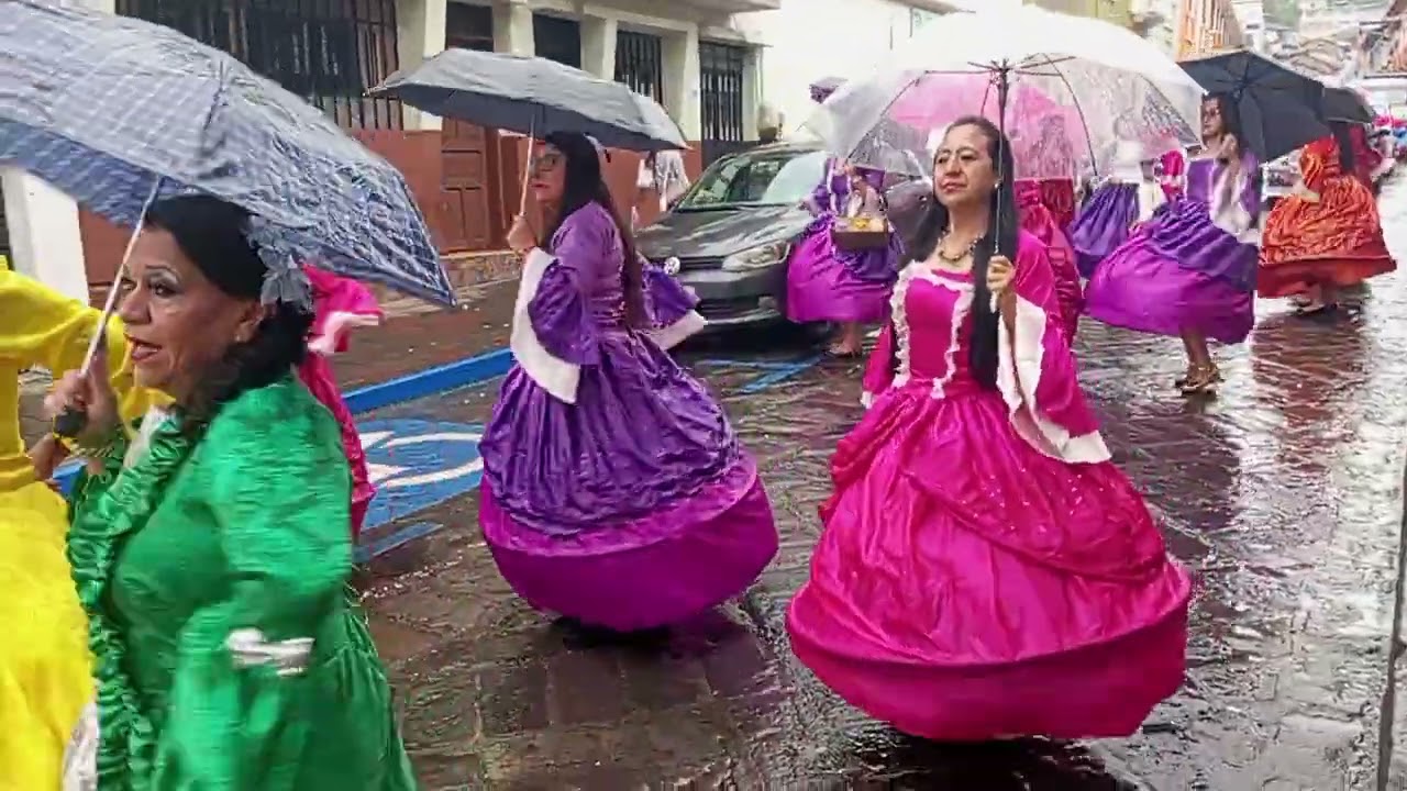 Desfile grupo de danza Los Andes 