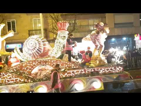 احتفالات الإسبان النهائية بحلول السنة الميلادية الجديدة 2022 عرض جنوني في 5 يناير 