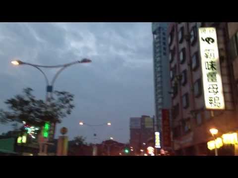 淡水的路燈閃爍跳舞
