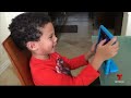 ¿Su hijo tiene celular? Un estudio revela cómo lo afecta a usted en el sueño | Noticias Telemundo