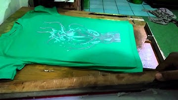 screen printing simulated color process water base ink on green t shirt