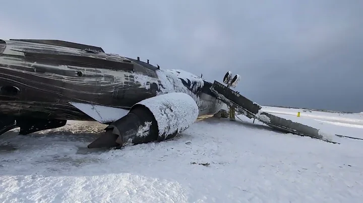 Walk-around of the fuselage (A25O0021)