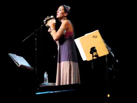 Joana Duah canta "Gvea" ( Alegre Corra e Mrcio Tub...