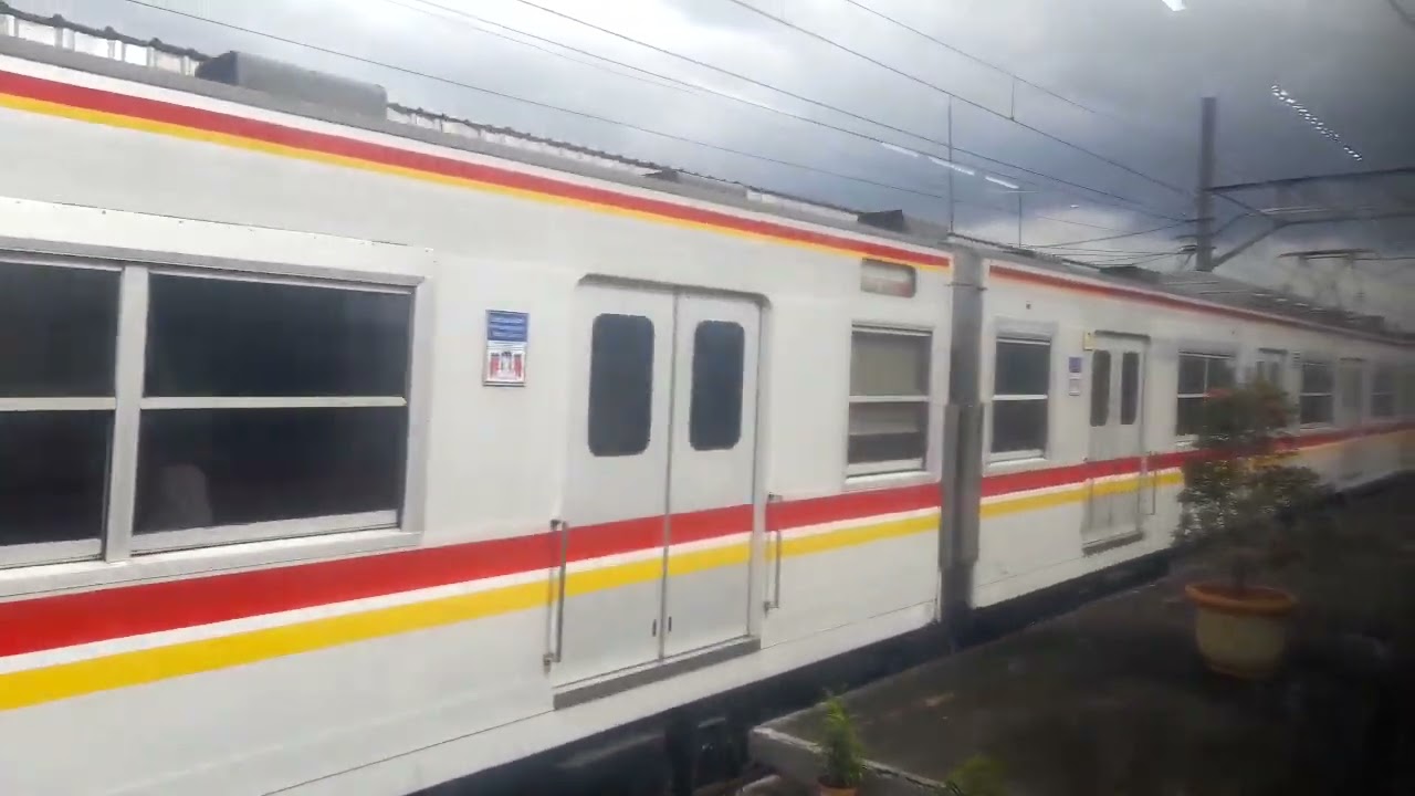 KRL JR 203 - 2 Masuk Stasiun Bojong Gede