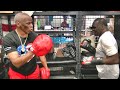 Floyd Mayweather is not impressed with Jeff Mayweather's boxing technique!