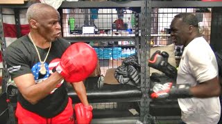 Floyd Mayweather is not impressed with Jeff Mayweather's boxing technique!